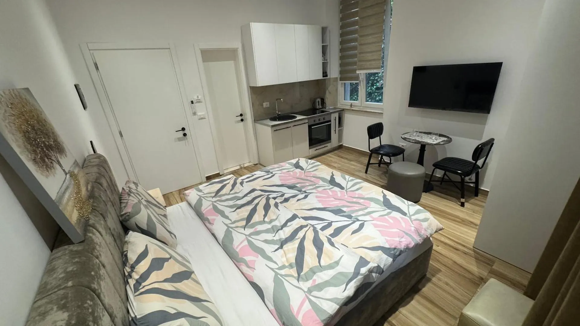 Vila 21 At Blloku Area Tirana Albania