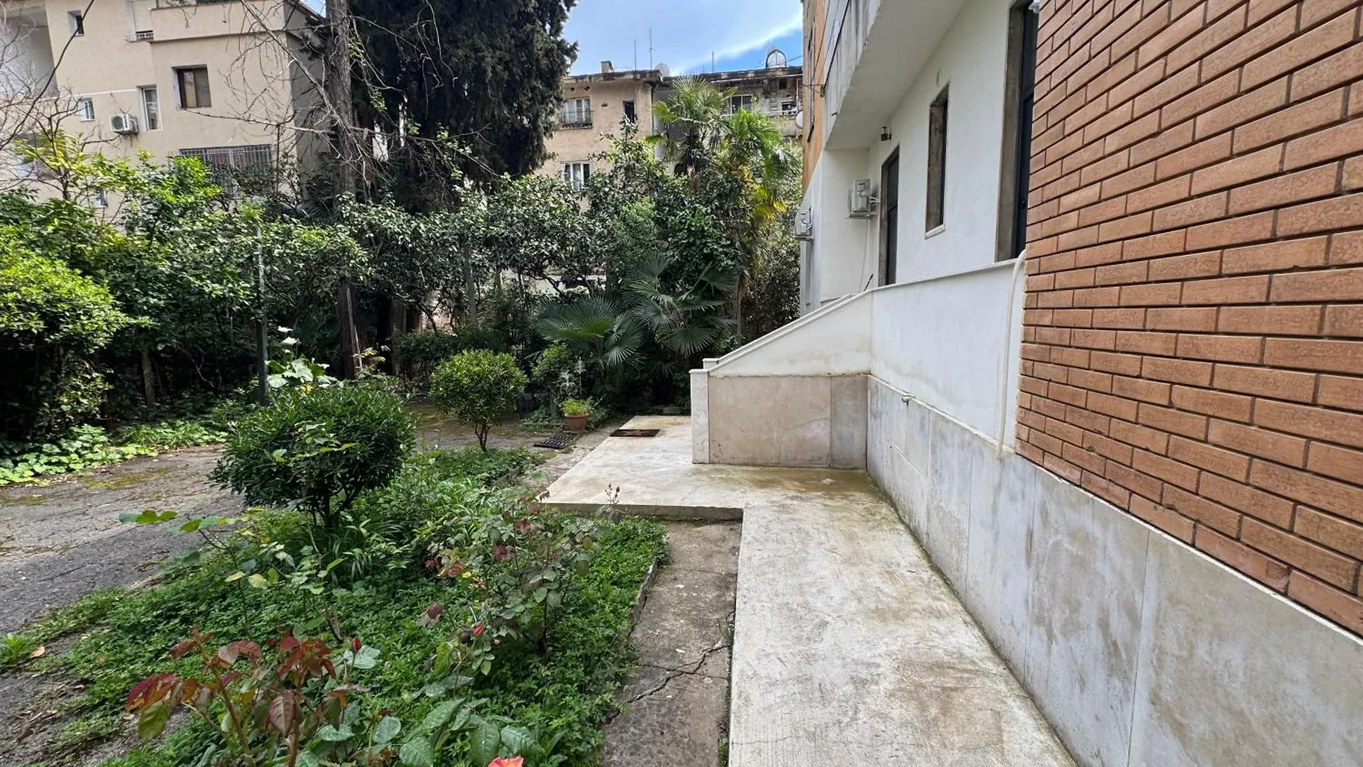 Vila 21 At Blloku Area Tirana 0*,